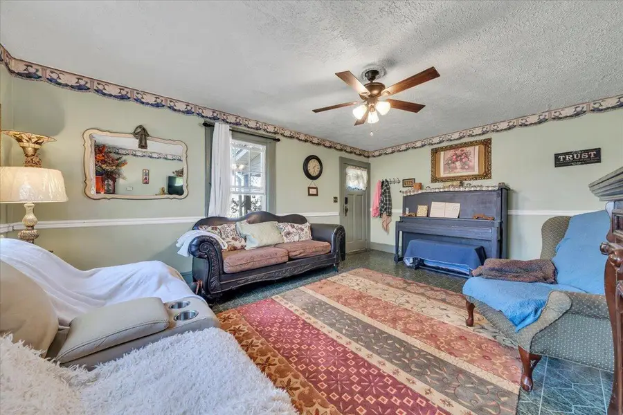 175 Lahue, Wytheville, VA 24382 - #2