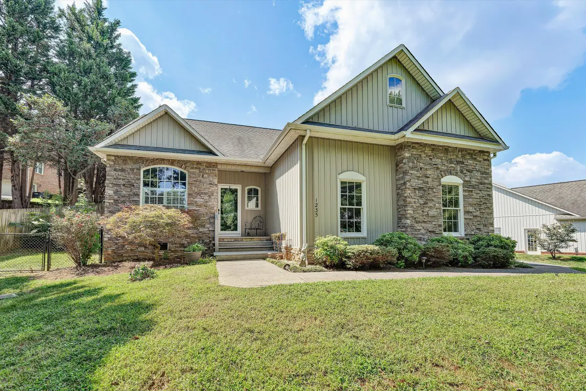 1235 Mountain View, Vinton, VA 24179 - #1