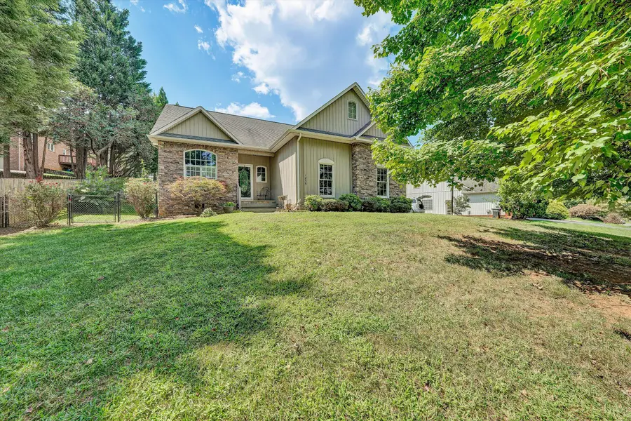 1235 Mountain View, Vinton, VA 24179 - #2