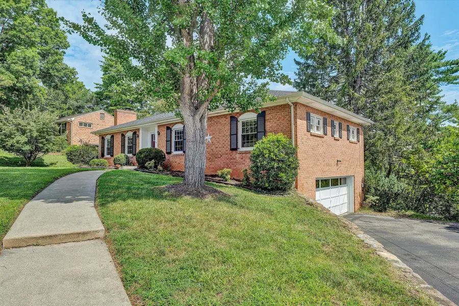 4203 Woodridge, Roanoke, VA 24018 - #2