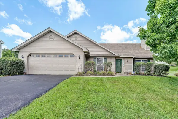 5002 Orchard Park Dr, Roanoke, VA 24019