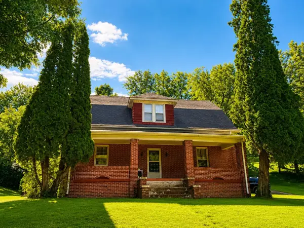 23 Byrd Hill, Hot Springs, VA 24445