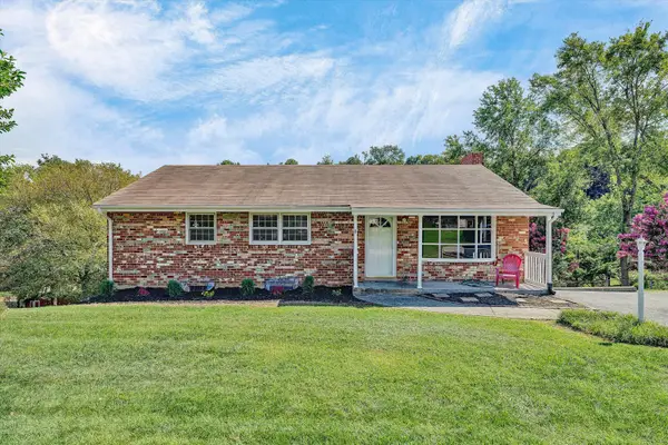 5258 Lakeland Dr, Roanoke, VA 24018