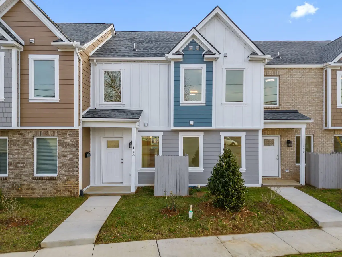 138 W Calhoun St, Salem, VA 24153 - #1
