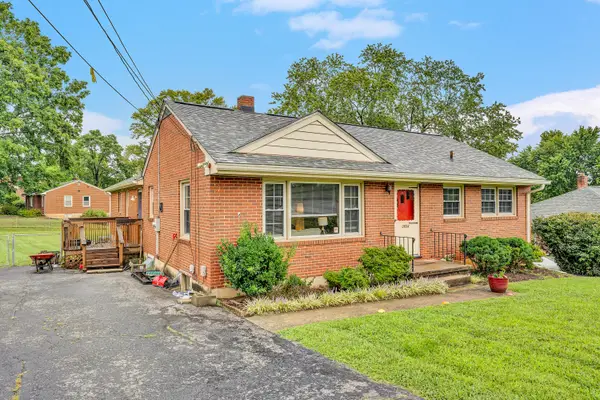 3604 Manassas Dr, Roanoke, VA 24018