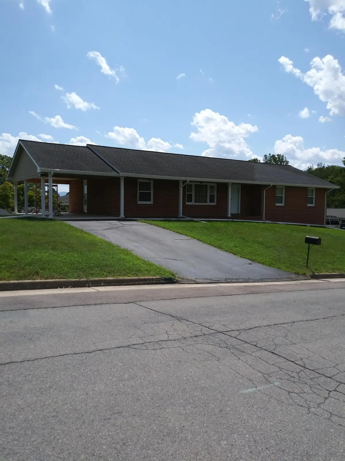504 Bryan, Vinton, VA 24179 - #1