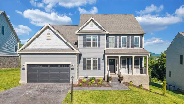 7026 Parkway View Trl, Roanoke, VA 24018