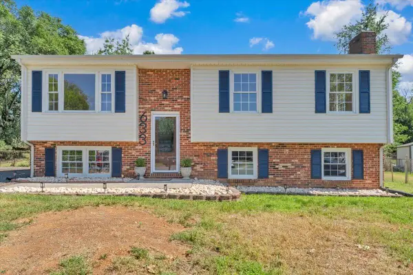 633 Two Tree Ln Ne, Roanoke, VA 24019