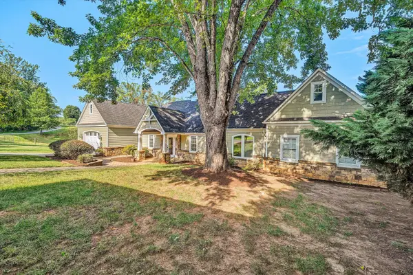 255 Plantation Dr, Penhook, VA 24137