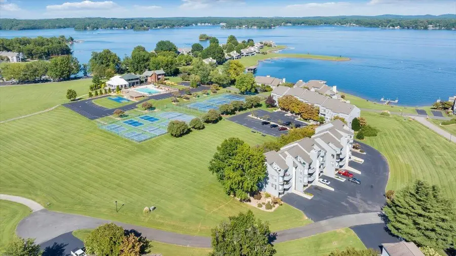 70 Clubhouse Towers, Moneta, VA 24121 - #3