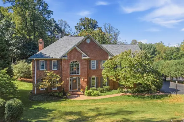 1538 Strawberry Mountain, Roanoke, VA 24018