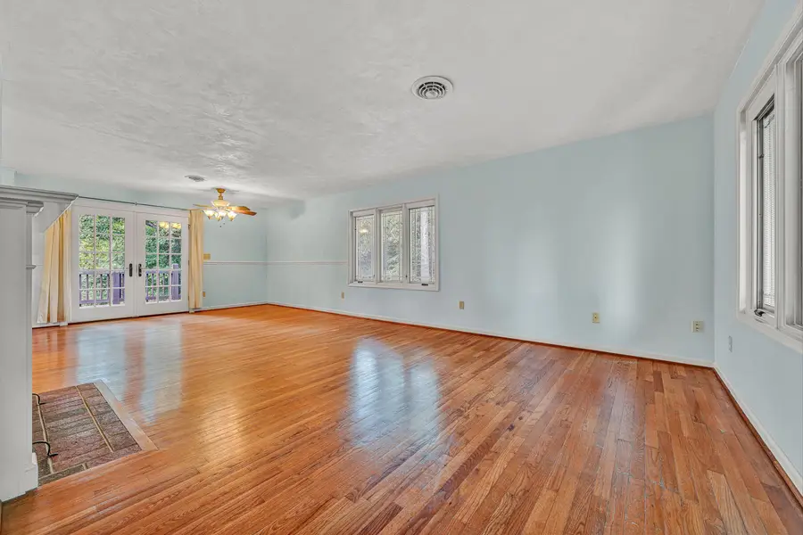 3341 Nemmo, Vinton, VA 24179 - #3