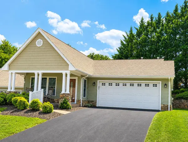 8135 Golden Oak, Roanoke, VA 24019