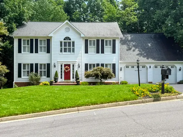 4220 Kings Court Dr, Roanoke, VA 24018