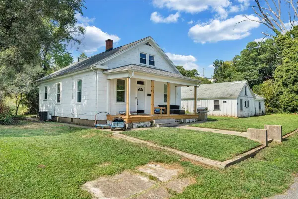 807 Piedmont St Se, Roanoke, VA 24014
