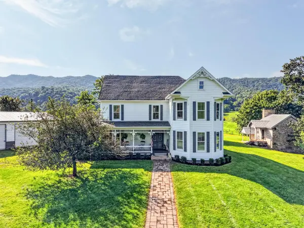 743 Crocketts Cove, Wytheville, VA 24382