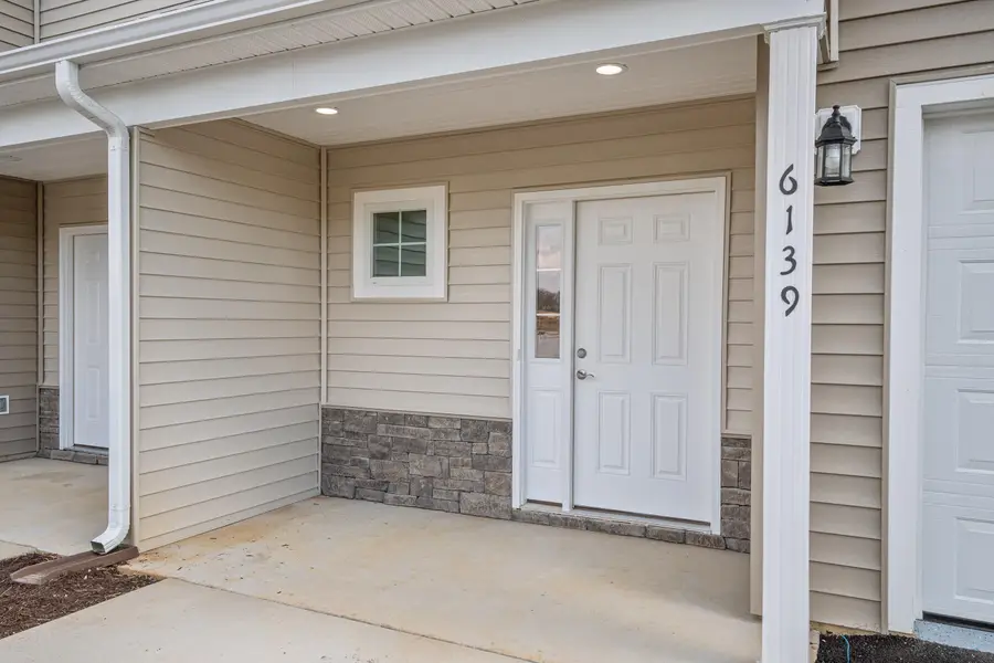 6139 Warren Newcomb, Fairlawn, VA 24141 - #2