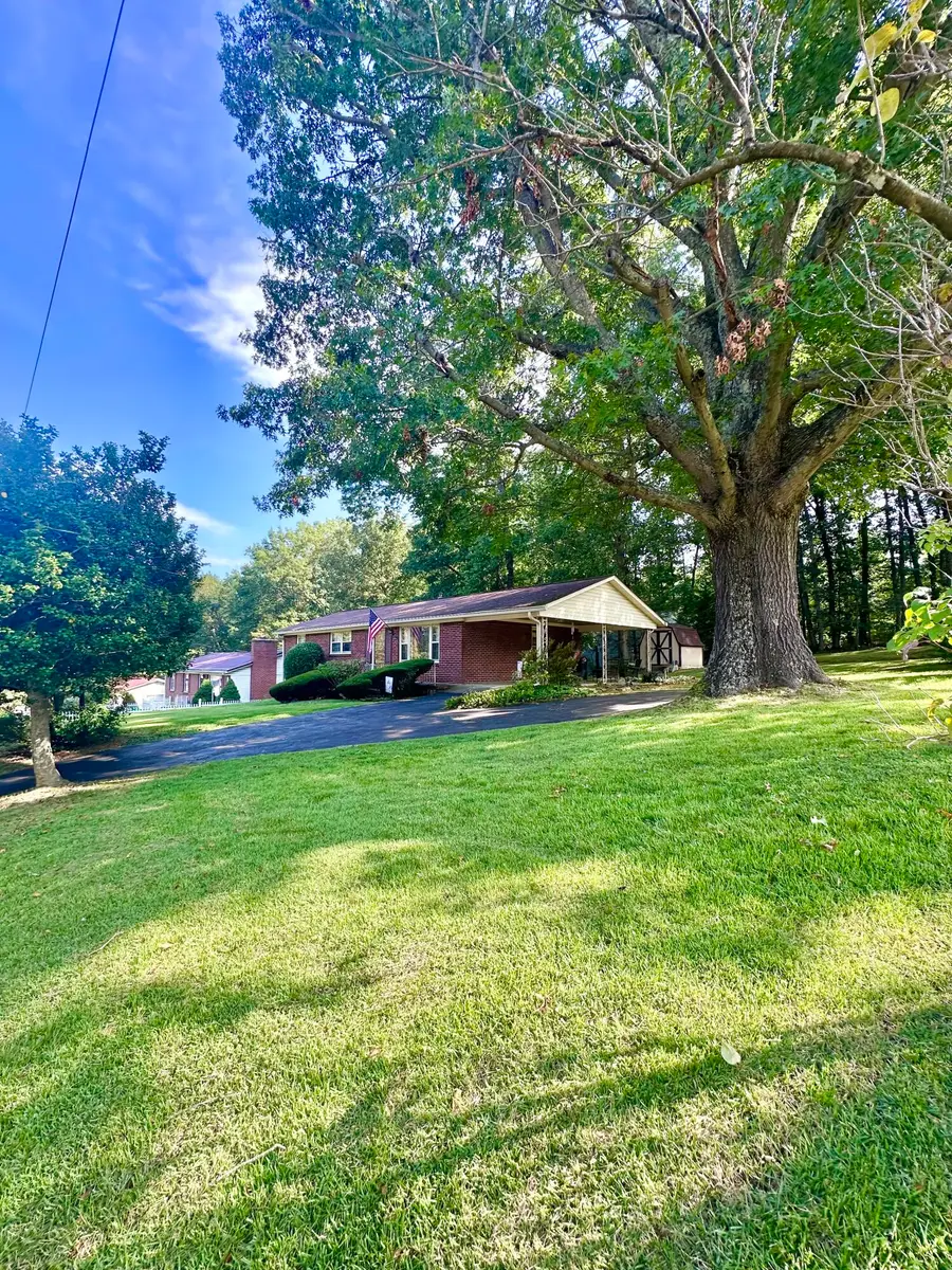 1905 Oakwood, Clifton Forge, VA 24422 - #2