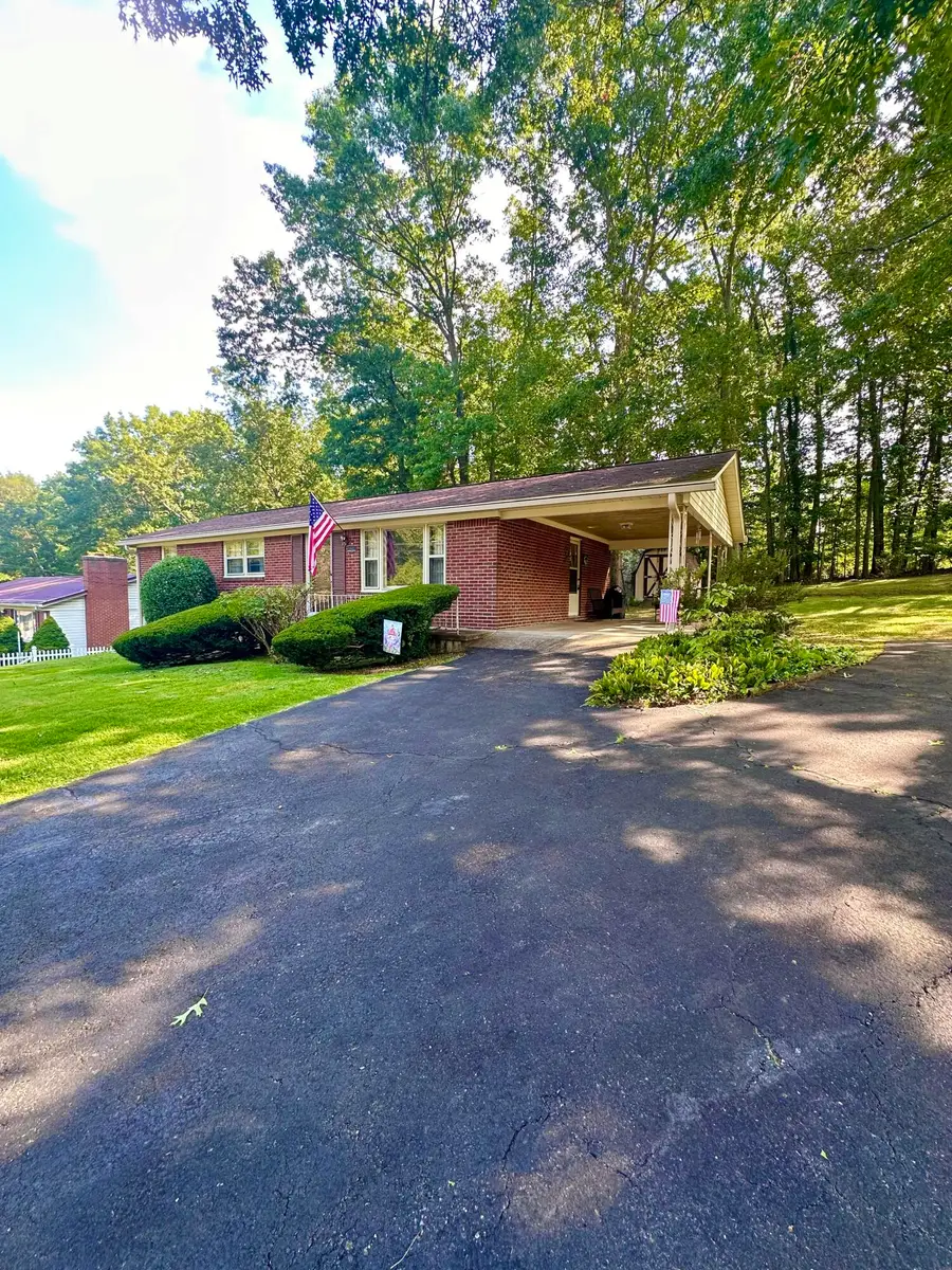 1905 Oakwood, Clifton Forge, VA 24422 - #3