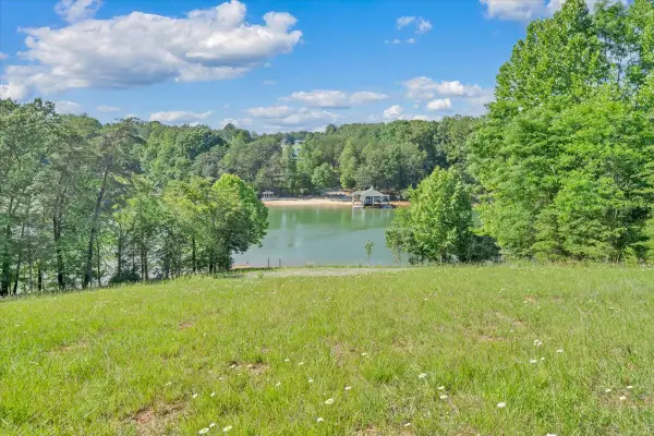 981 Bremble, Moneta, VA 24121