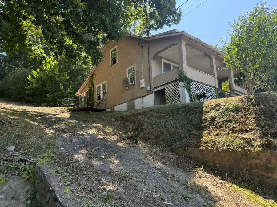 218 E Mallow, Covington, VA 24426 - #3