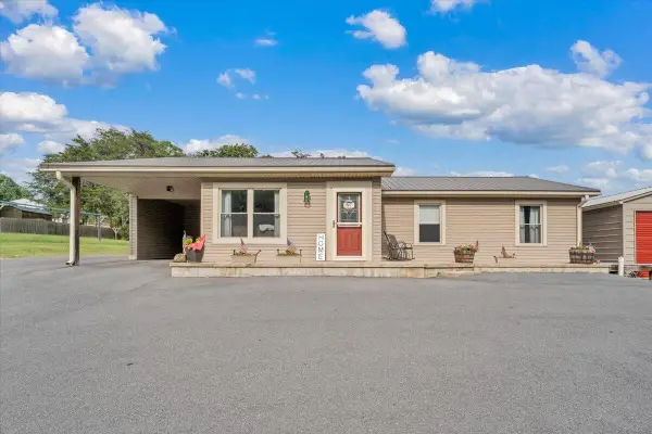 102 Falcon Ridge, Clifton Forge, VA 24422