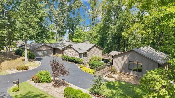 116 Clipper, Moneta, VA 24121