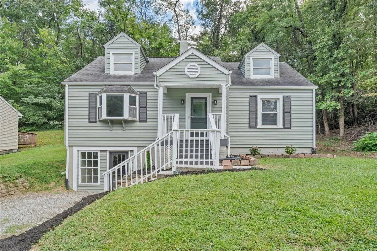5204 Salem Tpke, Roanoke, VA 24017 - #1