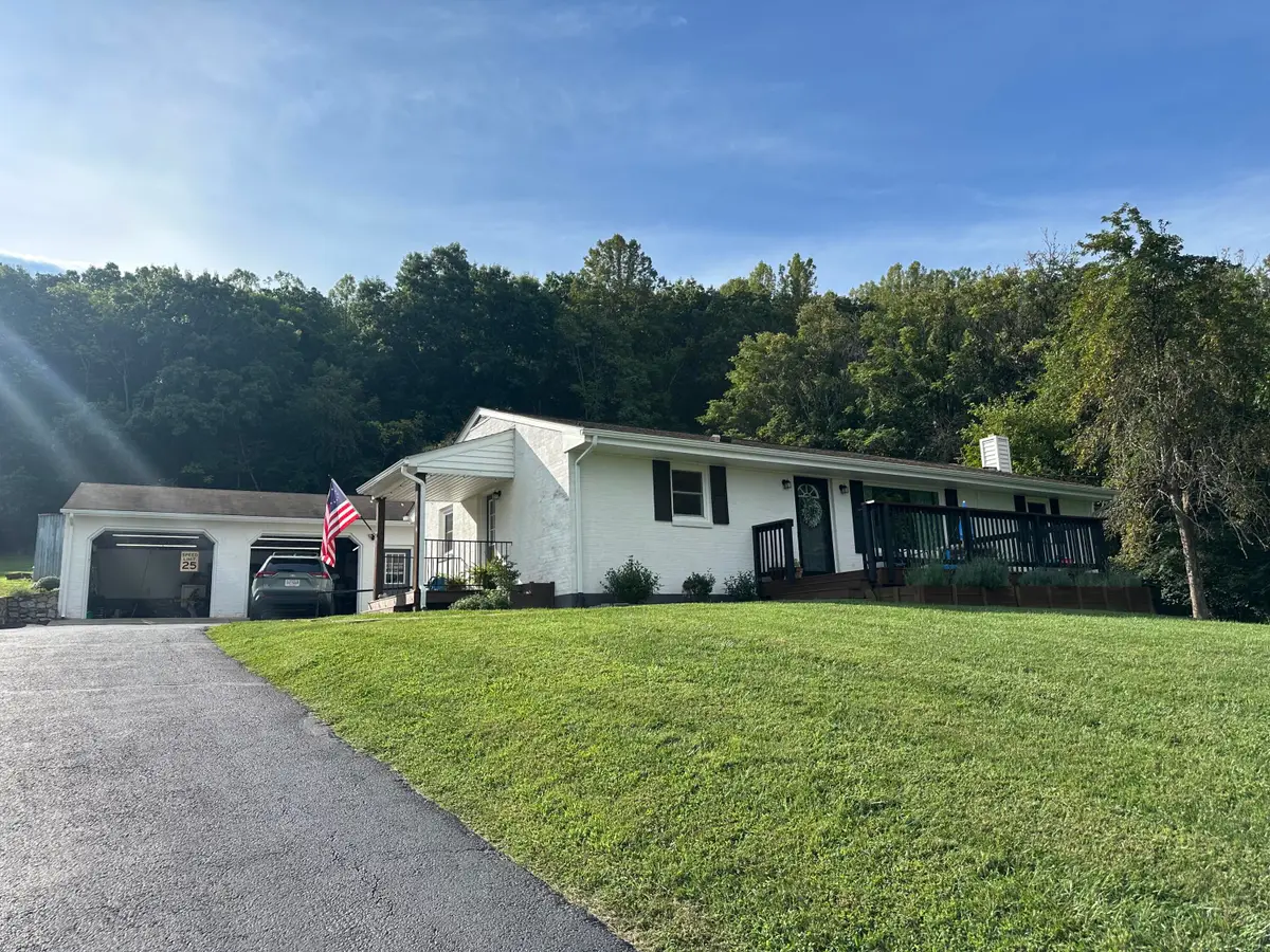 5914 Mountain Pass, Troutville, VA 24175 - #1
