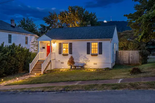 439 Cedar Bluff, Roanoke, VA 24013