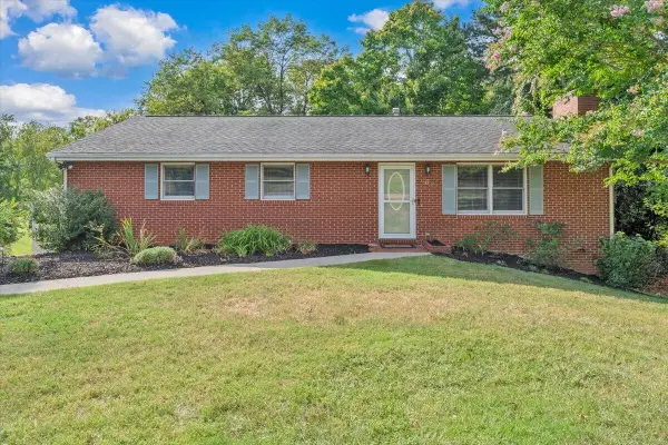 160 Stayman, Roanoke, VA 24019