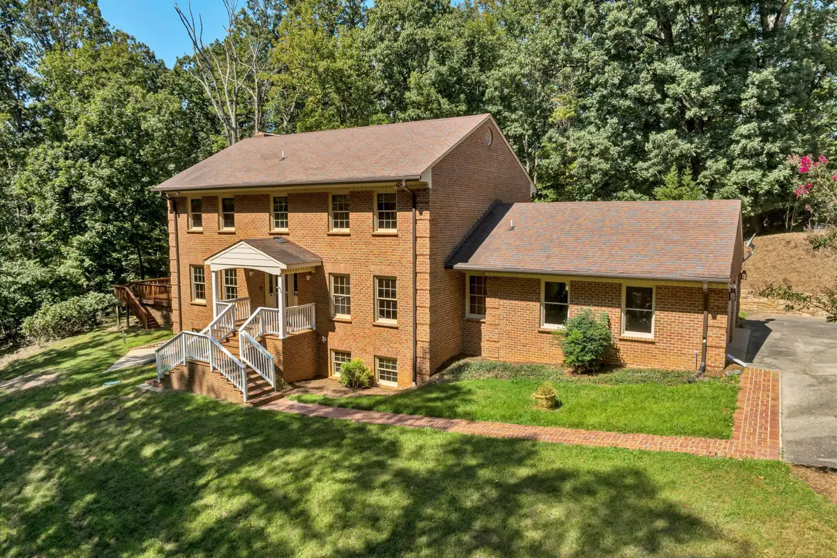1207 Foothills, Vinton, VA 24179 - #1