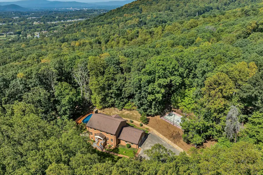 1207 Foothills, Vinton, VA 24179 - #2