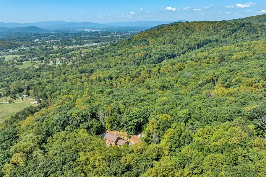 1207 Foothills, Vinton, VA 24179 - #3