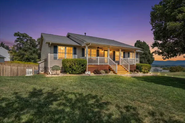 5822 Fieldview, Roanoke, VA 24019
