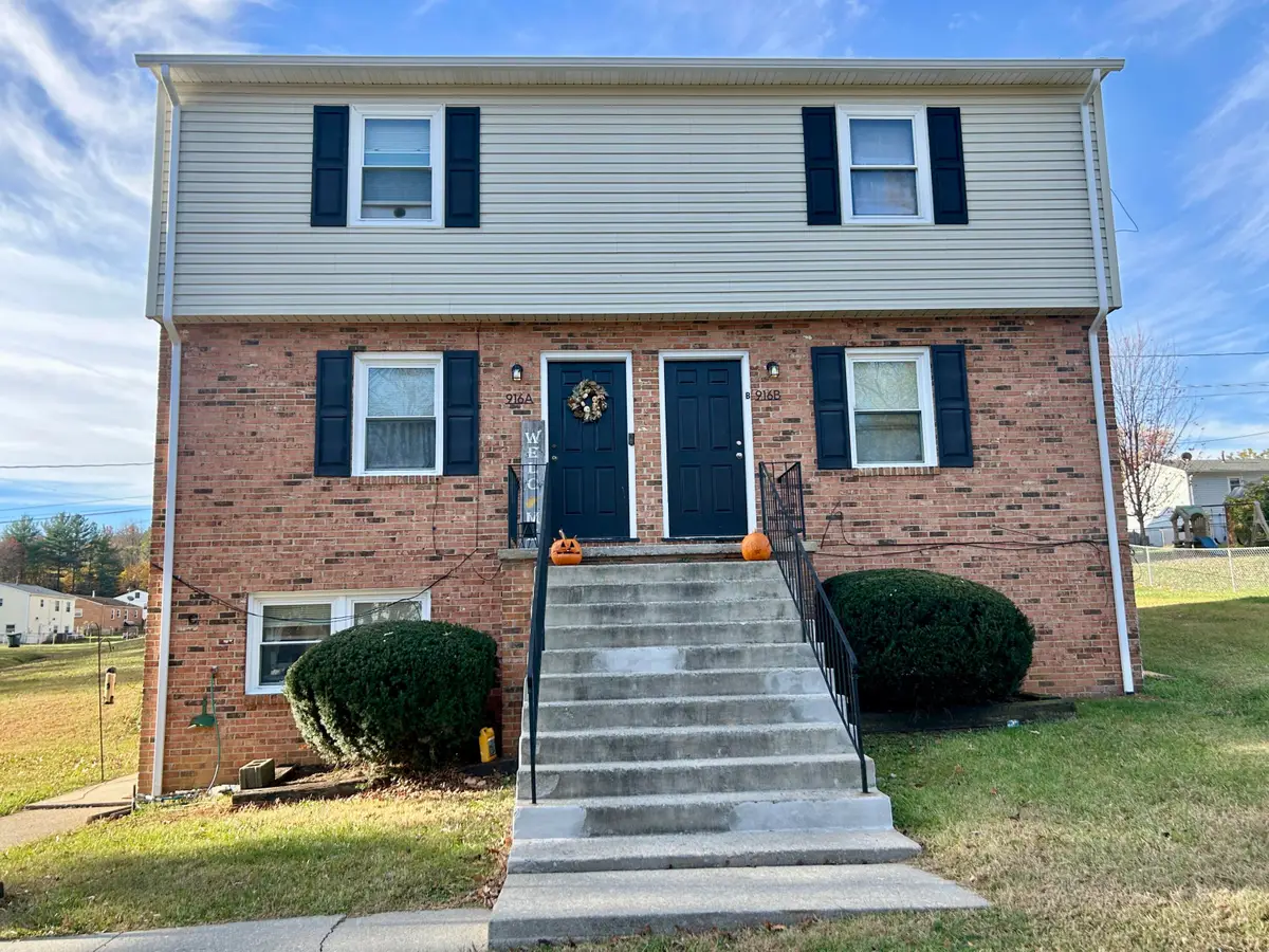 916 Pyrtle, Salem, VA 24153 - #1