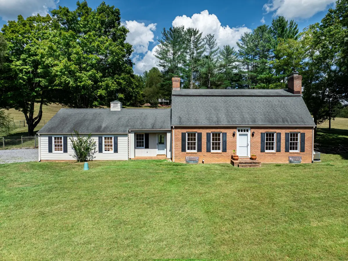 3262 W Midland, Lexington, VA 24450 - #1