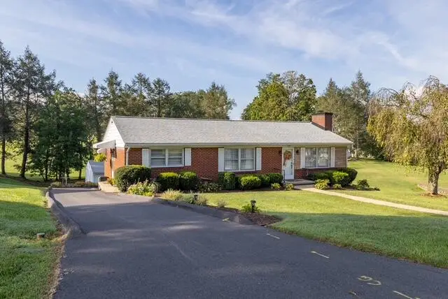 303 E Fairlawn, Covington, VA 24426 - #1