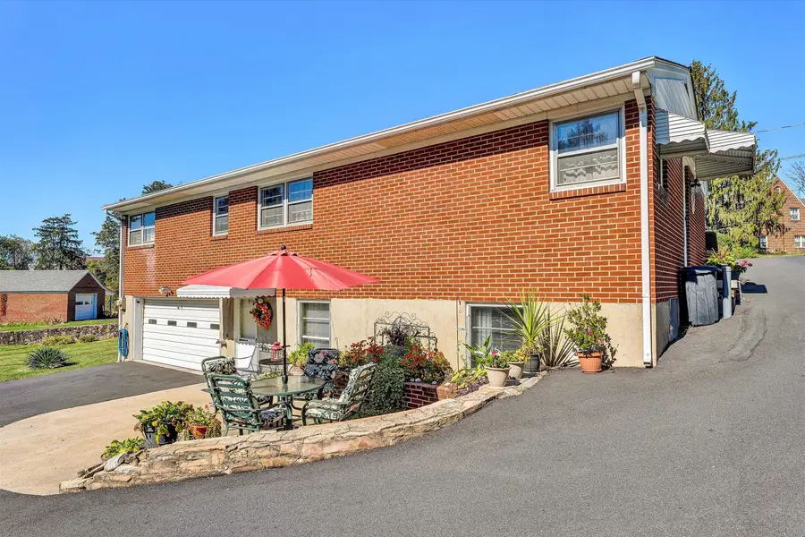 303 E Fairlawn, Covington, VA 24426 - #2
