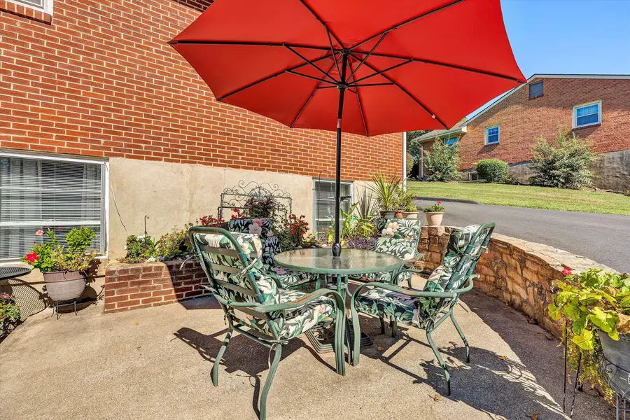 303 E Fairlawn, Covington, VA 24426 - #3