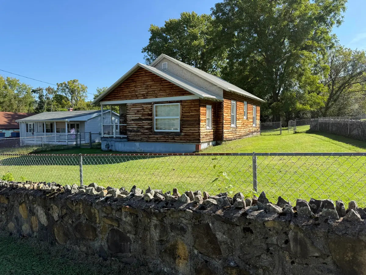 2817 S Carpenter, Covington, VA 24426 - #1