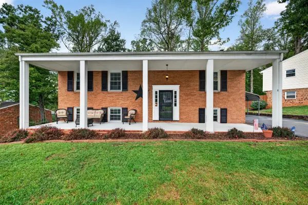 1465 Abbey, Vinton, VA 24179