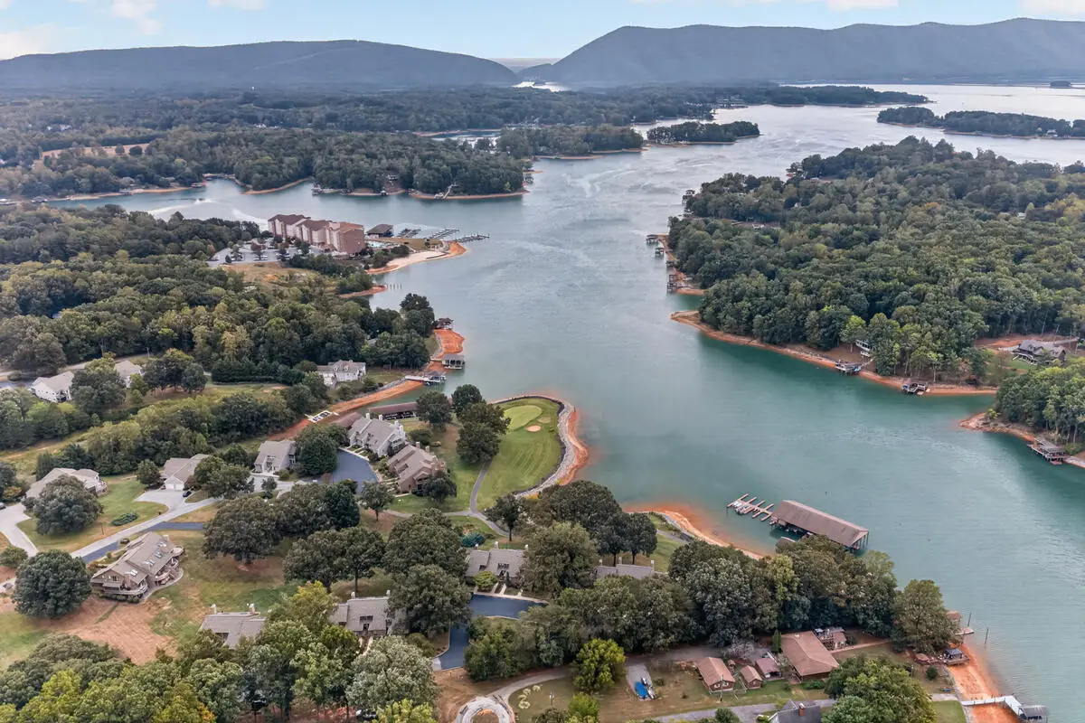 216 Monoacan, Huddleston, VA 24104 - #1