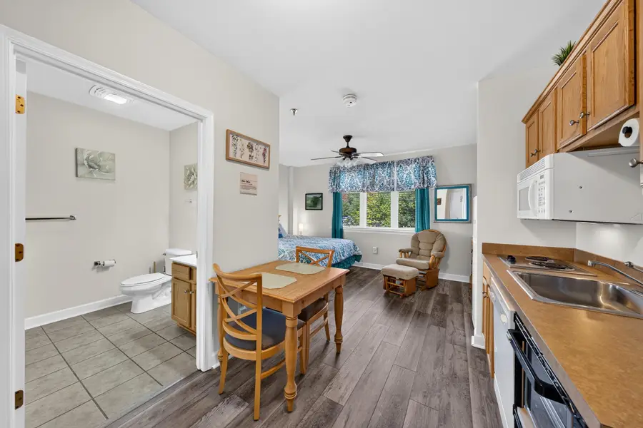 1273 Graves Harbor, Huddleston, VA 24104 - #2