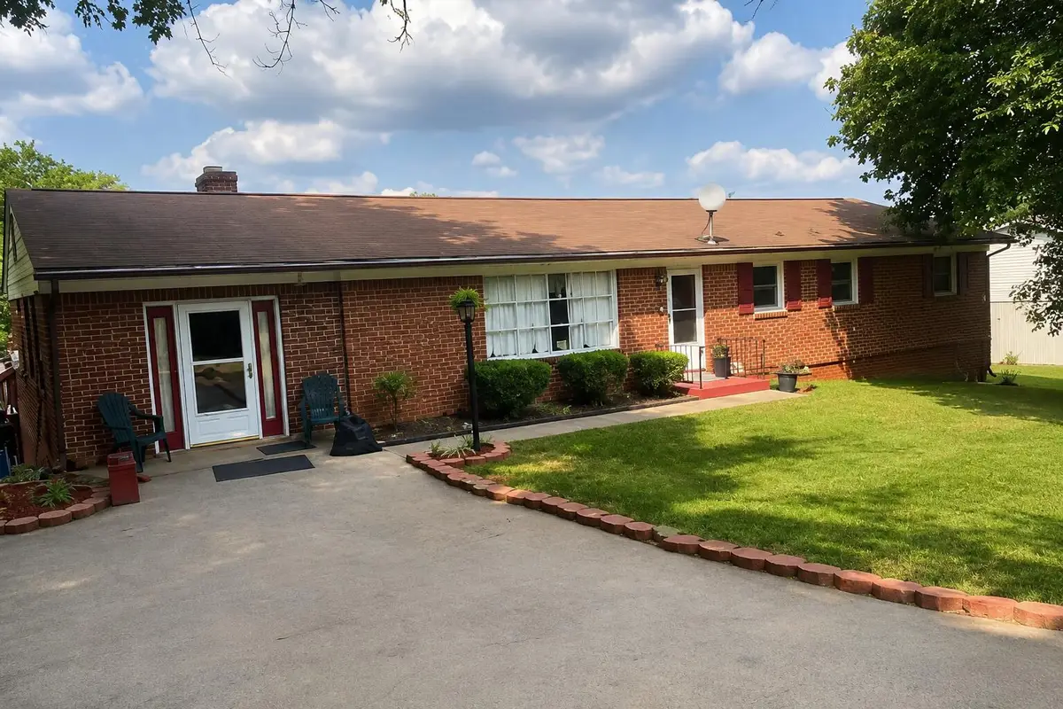 812 Elam, Salem, VA 24153 - #1