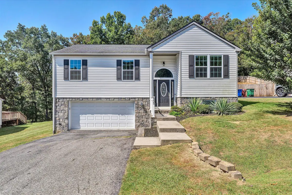 335 Robin Hood, Christiansburg, VA 24073 - #1