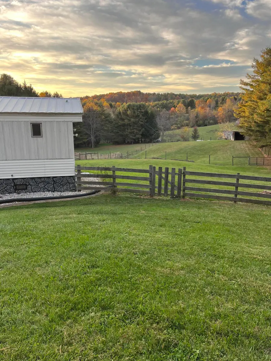 976 Coles Knob, Pilot, VA 24138 - #2