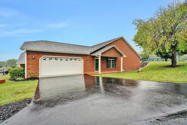 2501 Feather Garden, Vinton, VA 24179