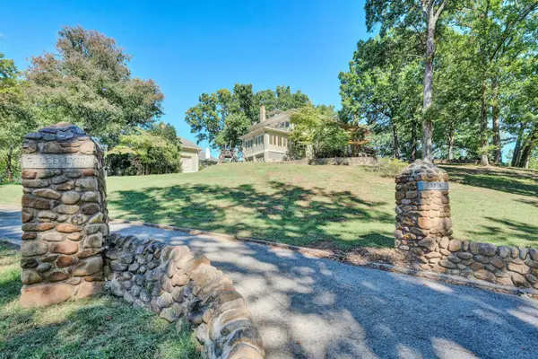 3015 Avenham, Roanoke, VA 24014