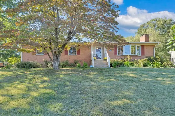 4873 Westhill, Roanoke, VA 24018
